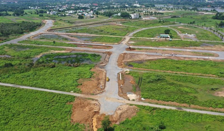 Đã hơn 16 năm trôi qua, công tác bồi thường, giải phóng mặt bằng vẫn gặp rất nhiều khó khăn, đến nay còn hàng chục hộ dân chưa đồng thuận.