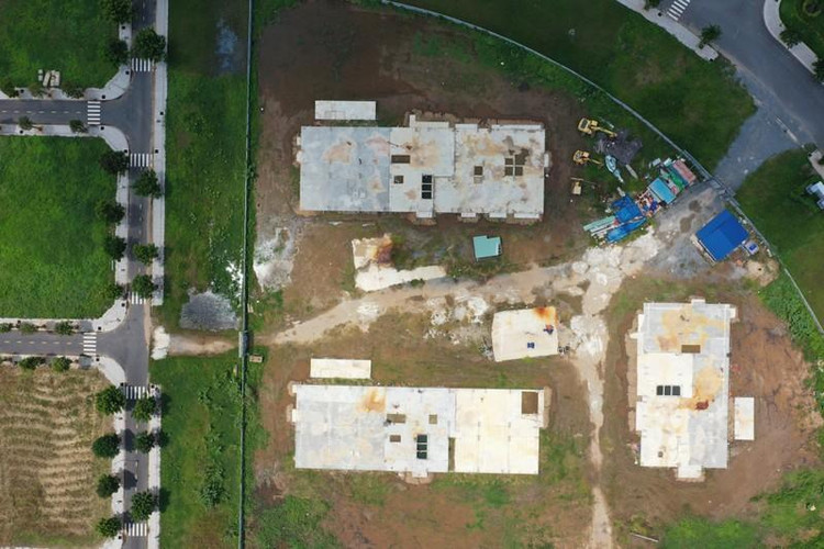 Chủ đầu tư đã nộp 580 tỉ đồng tiền sử dụng đất và phí trước bạ cho cơ quan thuế, bàn giao hai khu đất cho Nhà nước để xây dựng trường mẫu giáo (hơn 3.000m2) và trụ sở UBND phường Chánh Mỹ (hơn 14.700m2).