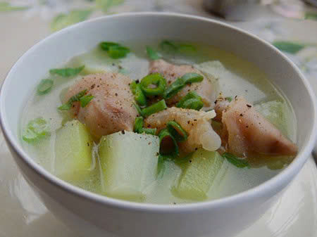 Canh đu đủ xanh. Ảnh minh họa