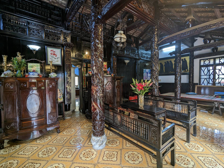 Kham gia ngoi nha co “ngon” 300 cay vang cua dai gia Binh Duong-Hinh-5