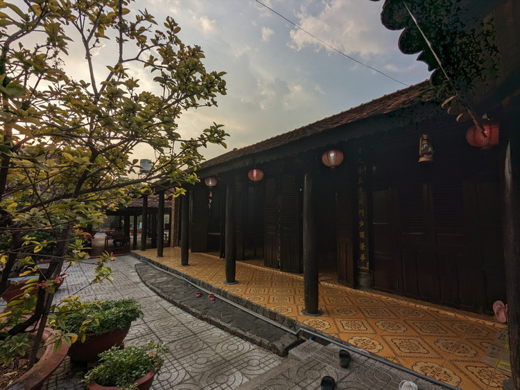 Kham gia ngoi nha co “ngon” 300 cay vang cua dai gia Binh Duong-Hinh-2