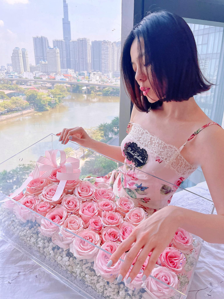 Giat minh nhung mon qua 8/3 xa xi cua my nhan Viet-Hinh-6