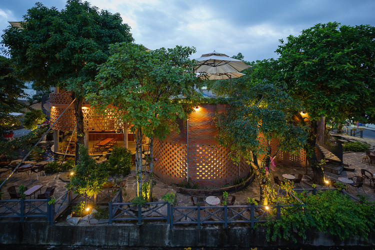 “Boc” cay xanh, quan ca phe Dong Nai khien bao My tram tro
