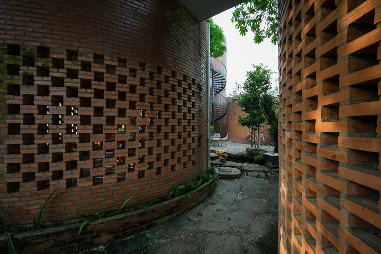 “Boc” cay xanh, quan ca phe Dong Nai khien bao My tram tro-Hinh-5