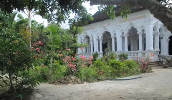 Co gi trong ngoi nha co dep nguyen ban sau 200 nam?