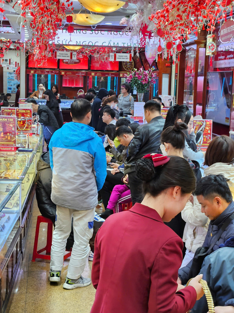 “Doi mua lanh” cho mua vang truoc ngay via Than Tai-Hinh-5