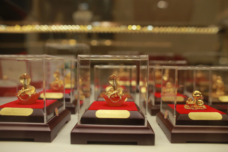 “Doi mua lanh” cho mua vang truoc ngay via Than Tai-Hinh-13