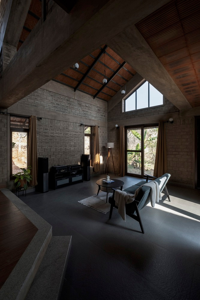 Chiem nguong ngoi nha 2 tang xay tu bun dep den ngo ngang-Hinh-7