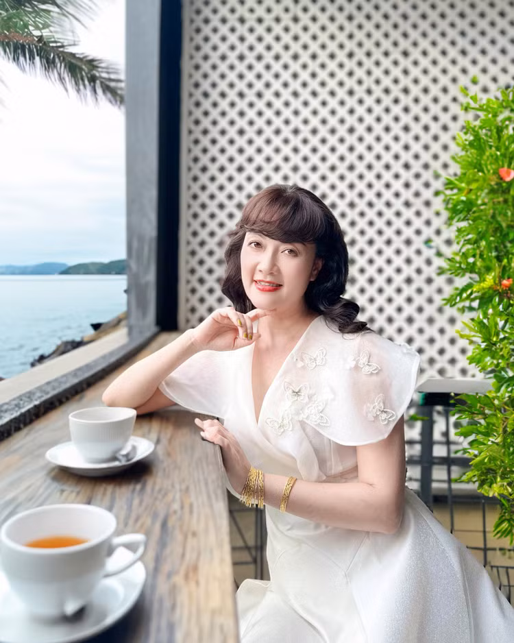 Khoi tai san kech xu cua nghe si Van Dung o tuoi U50-Hinh-11