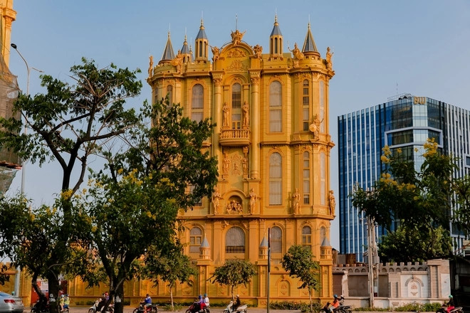 Can canh toa lau dai “sieu mong” noi bat giua TP HCM-Hinh-2