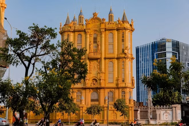 Can canh toa lau dai “sieu mong” noi bat giua TP HCM-Hinh-2