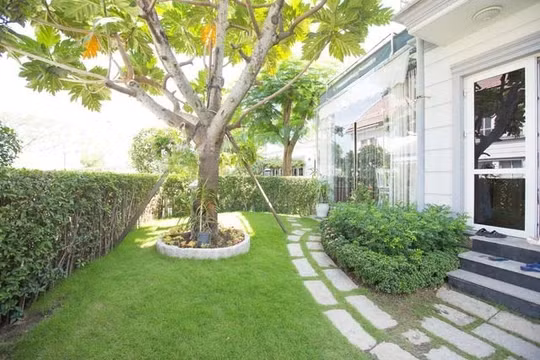 Ben trong biet thu mang phong cach hoang gia cua Ho Quynh Huong-Hinh-6