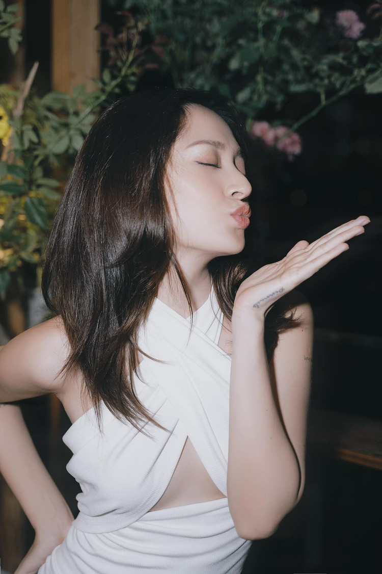 Can canh co ngoi sang chanh cua ca si Bao Anh tai TP HCM-Hinh-2