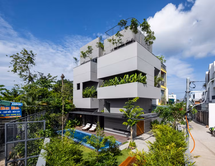 Nha ngoai o dep tua khu nghi duong o Nha Trang tren bao My
