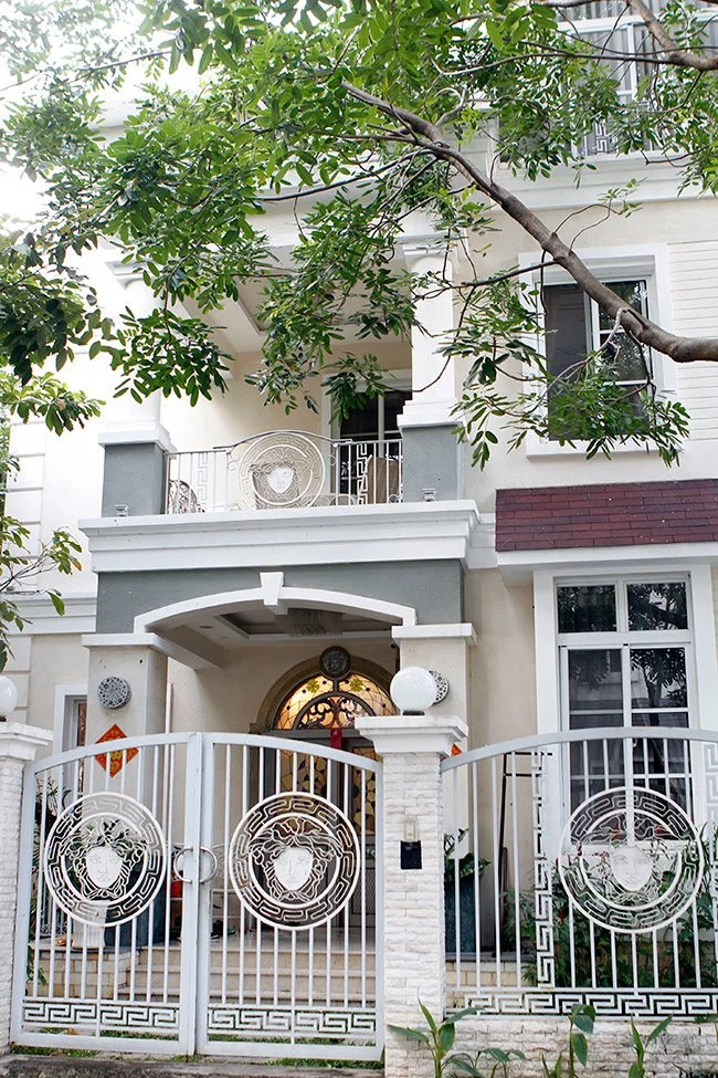 Ben trong biet thu phu kin cay xanh cua Mai Thu Huyen-Hinh-2