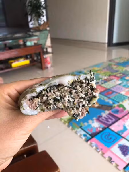 Chi em dua nhau mua banh trung kien, tieu thuong hot bac-Hinh-10