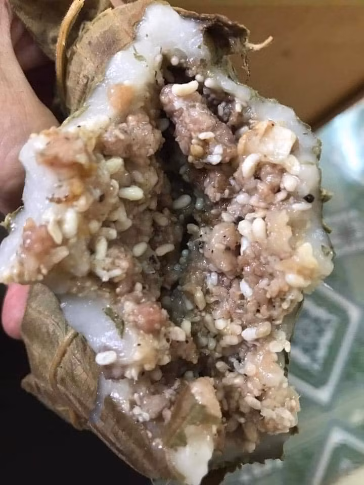 Chi em dua nhau mua banh trung kien, tieu thuong hot bac-Hinh-3