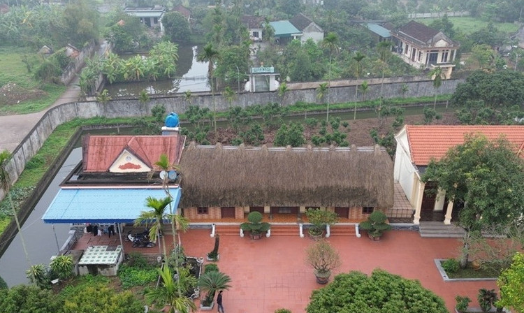 Can canh ngoi nha mai boi tram nam hiem hoi o Ninh Binh-Hinh-3