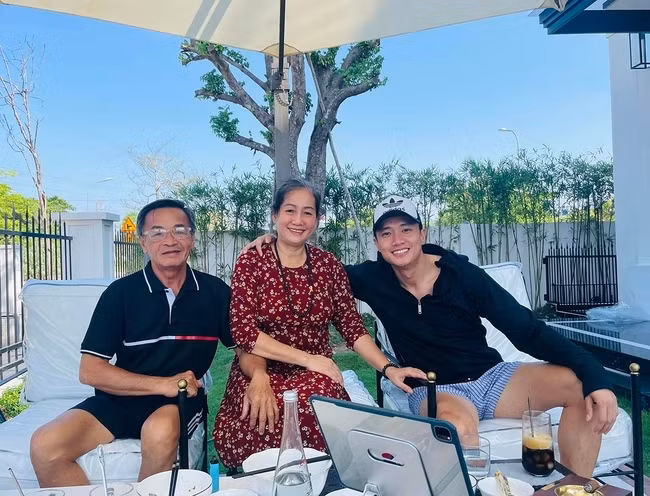 Can canh biet thu be the 40 ty cua dien vien Quoc Truong-Hinh-7