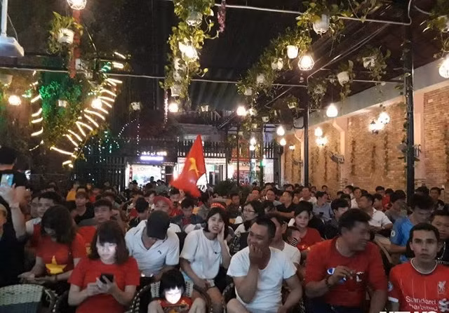 Can canh nha vuon 300m2 cua tien dao Tien Linh tai Binh Duong-Hinh-6