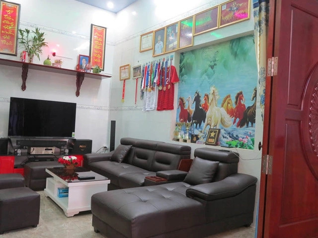 Can canh nha vuon 300m2 cua tien dao Tien Linh tai Binh Duong-Hinh-7