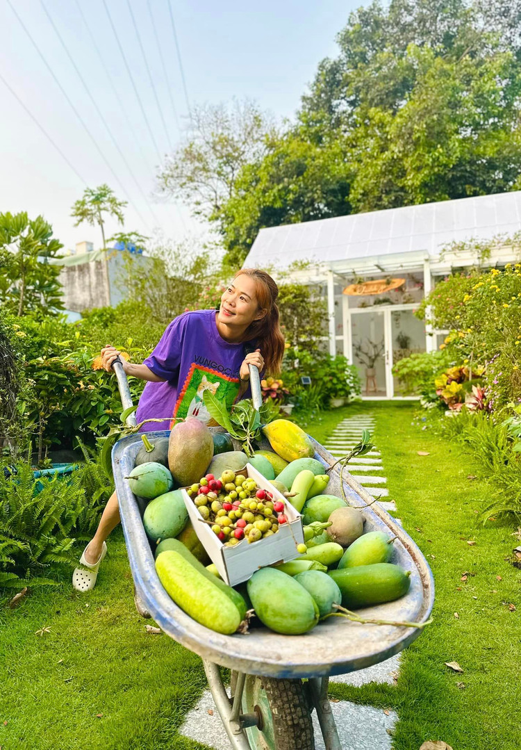 Xuyt xoa khu vuon ngap hoa thom trai ngot 10.000m2 cua My Le-Hinh-10