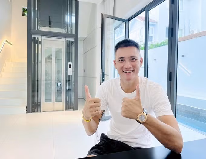 Biet thu tien ty “pha di xay lai” cua Cong Vinh - Thuy Tien-Hinh-10