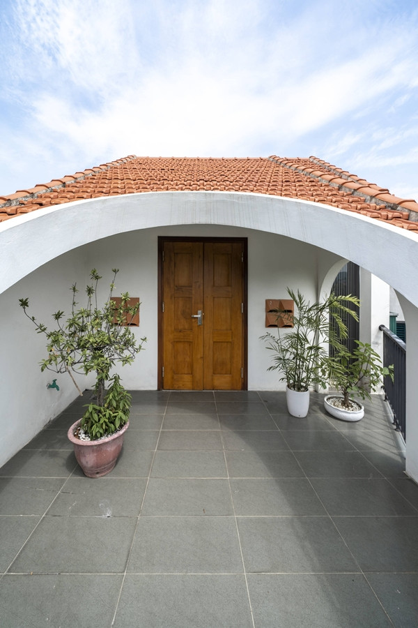 Xay tren dat meo, nha ong van ngap tran anh sang va cay xanh-Hinh-7