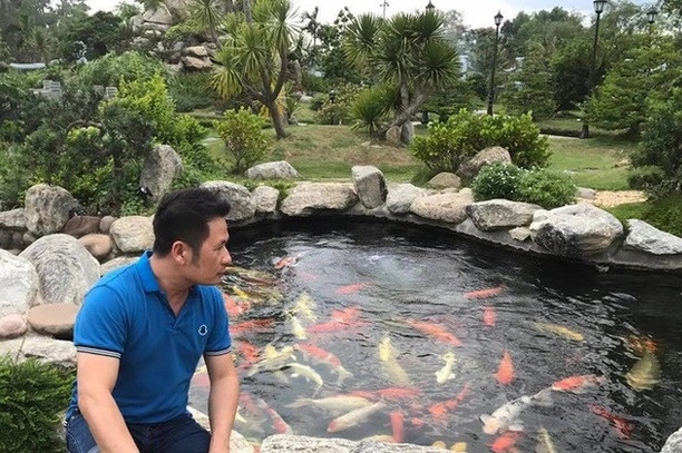 Co gi trong biet thu nha vuon 2.000m2 cua Bang Kieu o My?-Hinh-5