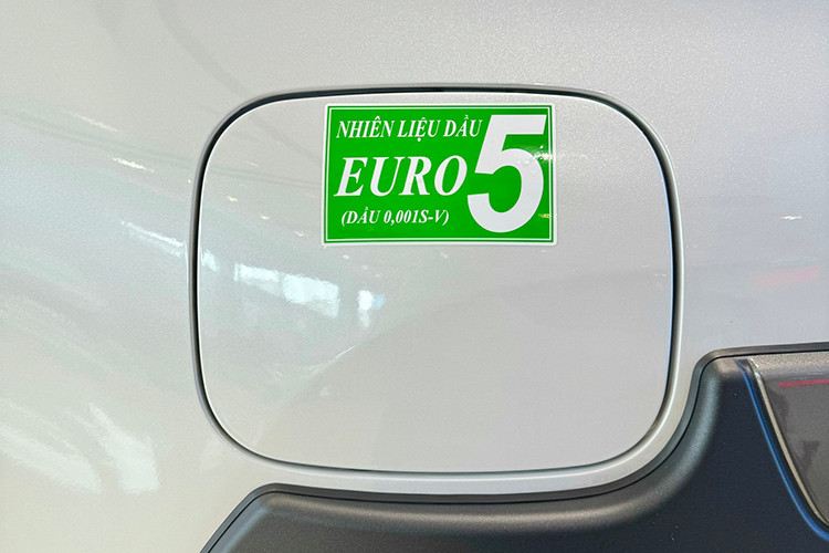 Cận cảnh Toyota Hilux 2024 từ 668 triệu đồng vừa ra mắt Việt Nam - Hình 9 Can canh Toyota Hilux 2024 tu 668 trieu dong vua ra mat Viet Nam-Hinh-9