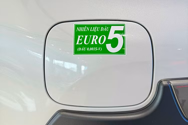 Can canh Toyota Hilux 2024 tu 668 trieu dong vua ra mat Viet Nam-Hinh-9