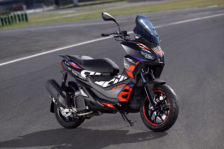 Aprilia SR GT 200 moi tu 106 trieu dong, thach thuc Honda ADV-Hinh-9