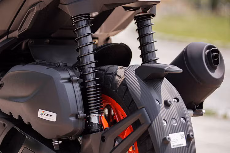 Aprilia SR GT 200 moi tu 106 trieu dong, thach thuc Honda ADV-Hinh-7