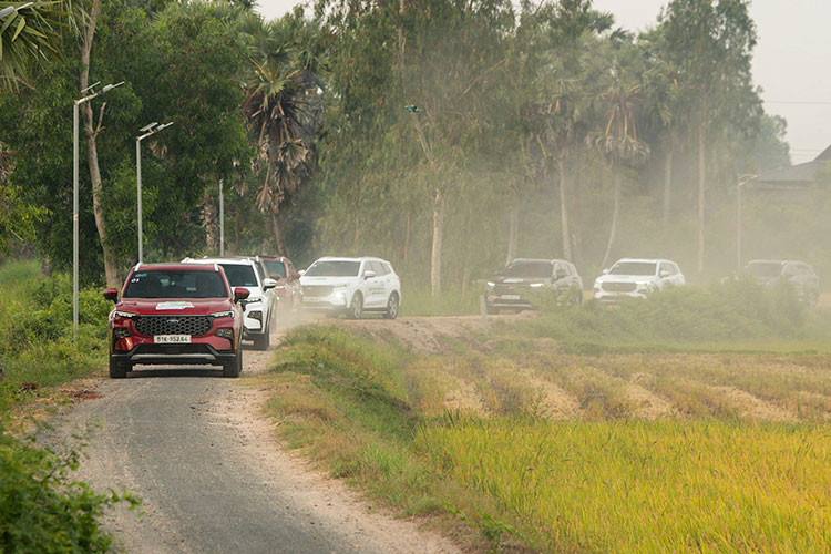 Trai nghiem Ford Territory - kham pha mien Tay, tiep noi di san