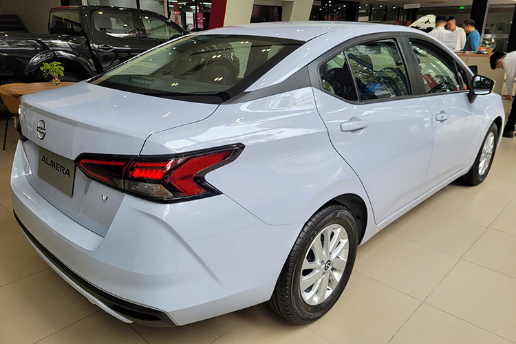 Nissan Almera moi ra mat Viet Nam dang giam hang chuc trieu dong-Hinh-2