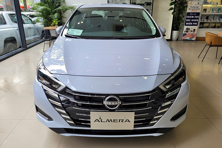 Nissan Almera moi ra mat Viet Nam dang giam hang chuc trieu dong-Hinh-3