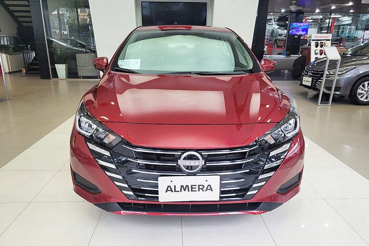 Nissan Almera moi ra mat Viet Nam dang giam hang chuc trieu dong-Hinh-10