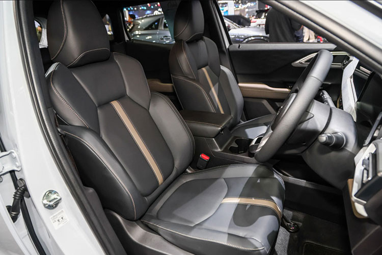 Mitsubishi Xforce HEV tu 683 trieu, 