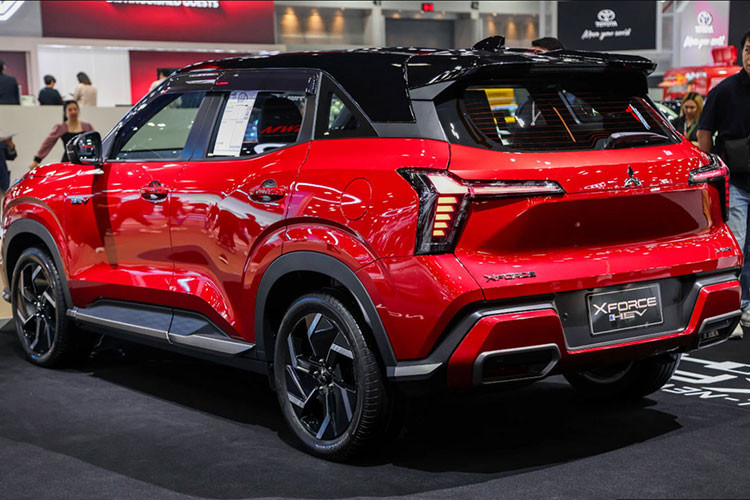 Mitsubishi Xforce HEV tu 683 trieu, 