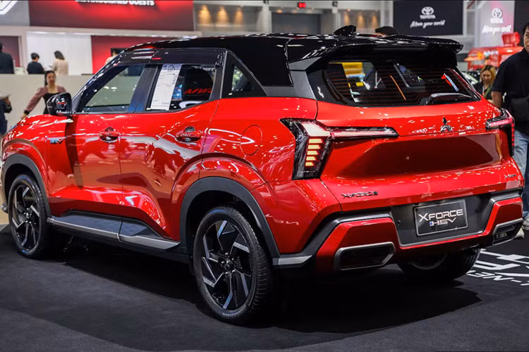 Mitsubishi Xforce HEV tu 683 trieu, 