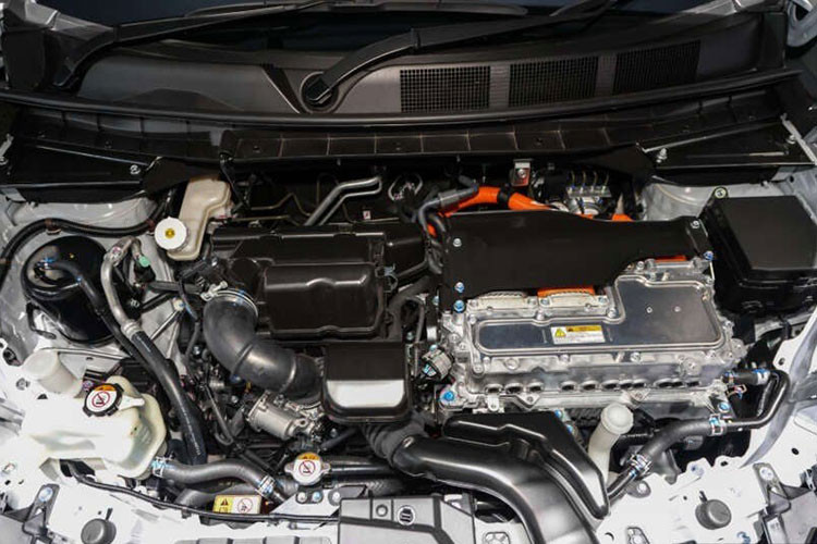 Mitsubishi Xforce HEV tu 683 trieu, 