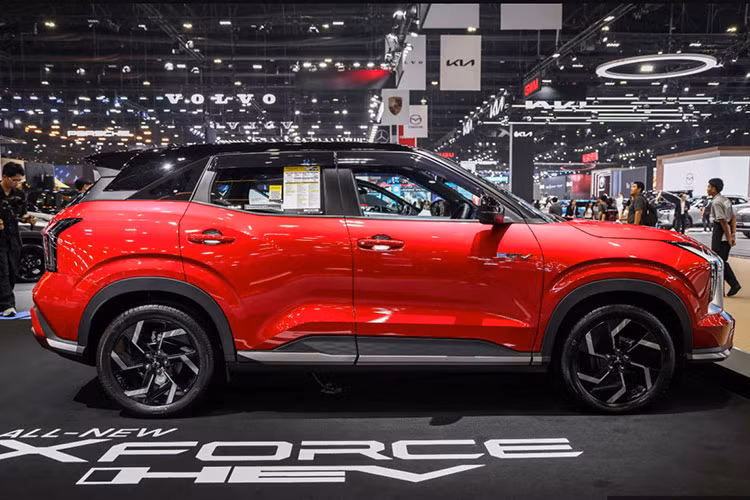 Mitsubishi Xforce HEV tu 683 trieu, 