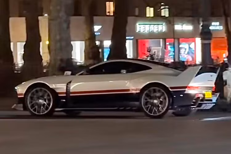 Gordon Ramsay tau sieu xe Aston Martin Valiant gia 77 ty dong-Hinh-3