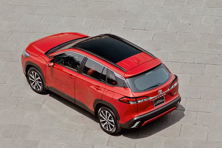 Can canh Toyota Corolla Cross 2024 tai Viet Nam, cao nhat 913 trieu dong-Hinh-3