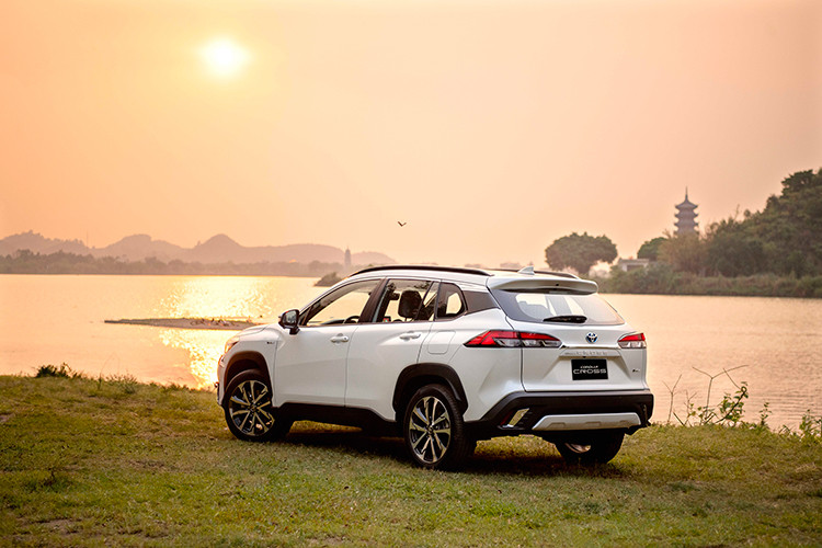 Can canh Toyota Corolla Cross 2024 tai Viet Nam, cao nhat 913 trieu dong-Hinh-11