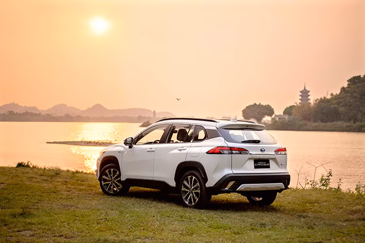 Can canh Toyota Corolla Cross 2024 tai Viet Nam, cao nhat 913 trieu dong-Hinh-11