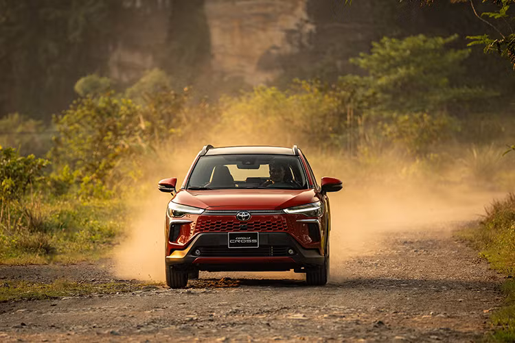 Can canh Toyota Corolla Cross 2024 tai Viet Nam, cao nhat 913 trieu dong-Hinh-12