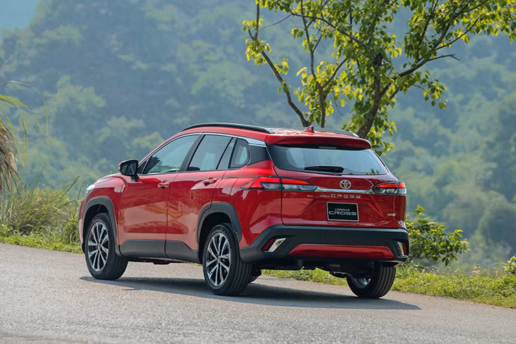Can canh Toyota Corolla Cross 2024 tai Viet Nam, cao nhat 913 trieu dong-Hinh-5