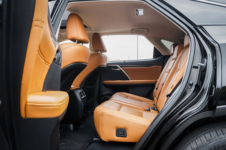 Lexus RX350 2022 len san oto cu, chu xe lo nhe 1 ty dong-Hinh-8