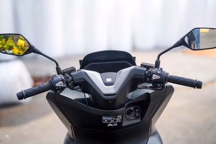 Can canh Honda PCX 2025 tai Viet Nam, 